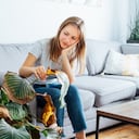 Las plantas se secan y ponen amarillas por diversas razones.