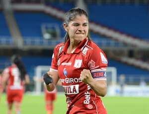 Cali: Futbol Femenino, América 4 Equidad 1. Catalina Usme. Goleadora del Americana. Foto José L Guzmán. El País. junio 5-23