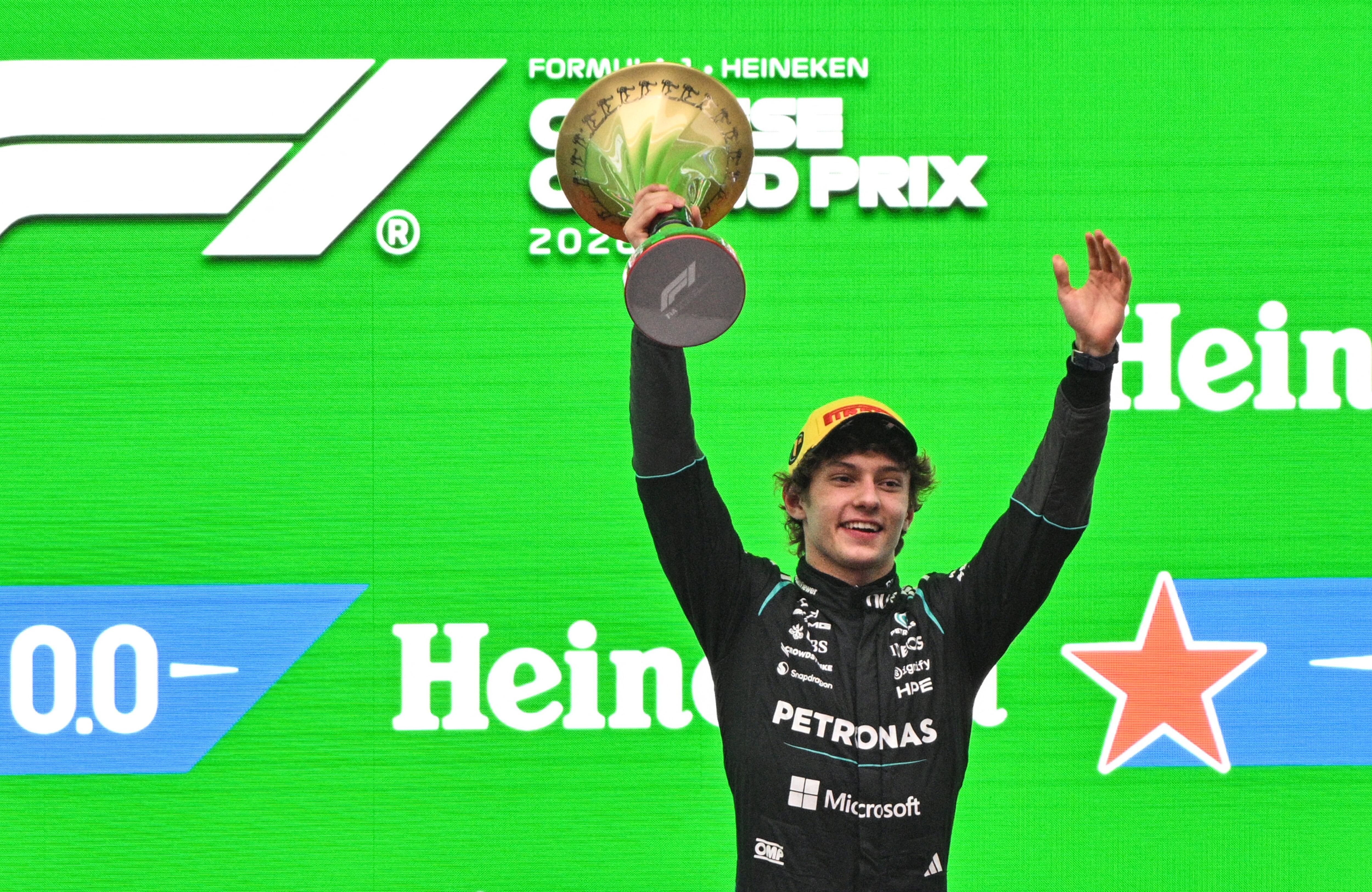 Kimi Antonelli, de Mercedes, tras ser el ganador del GP de China de la Fórmula 1 en 2026