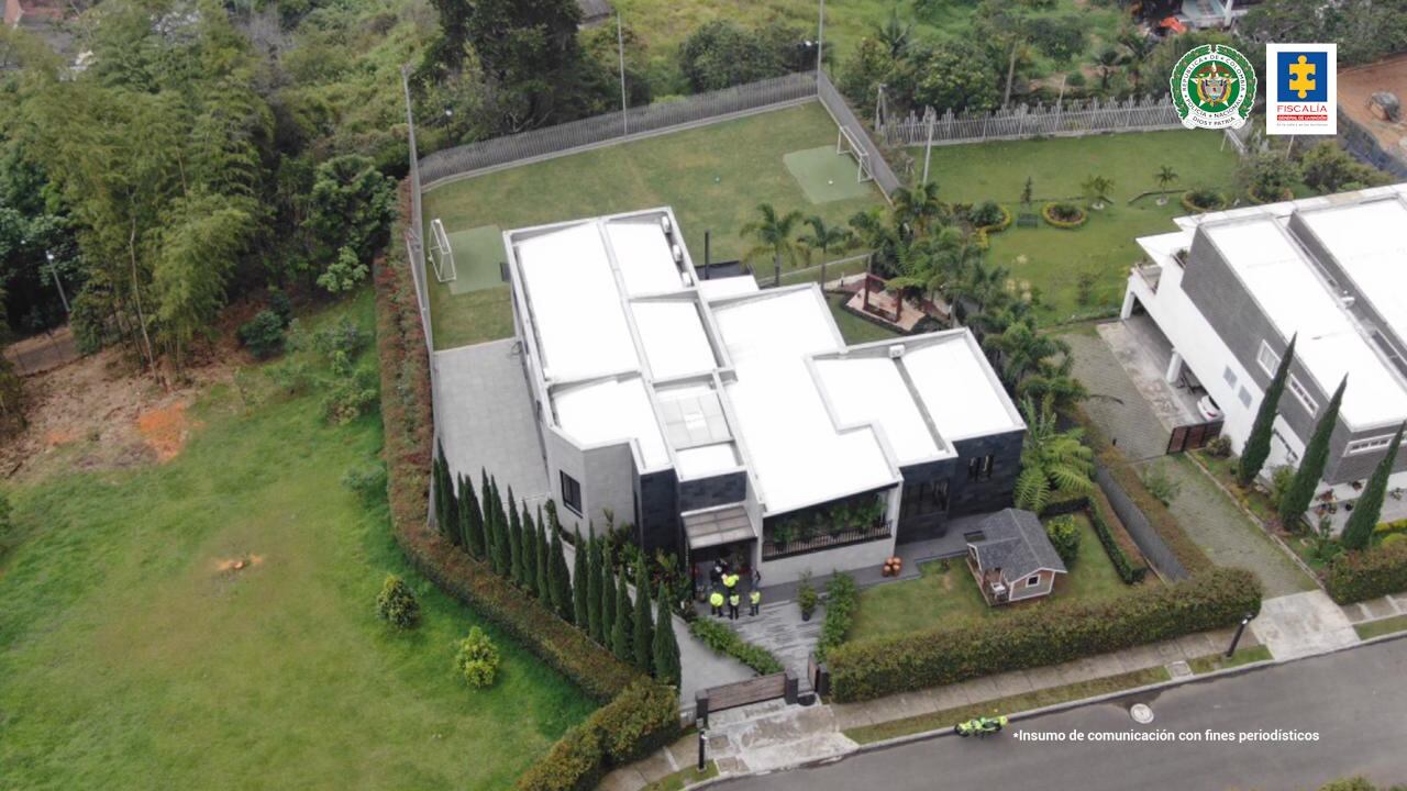 Fiscalía ocupa bienes avaluados en más de 231.000 millones de pesos que pertenecerían a una red delictiva dedicada al contrabando