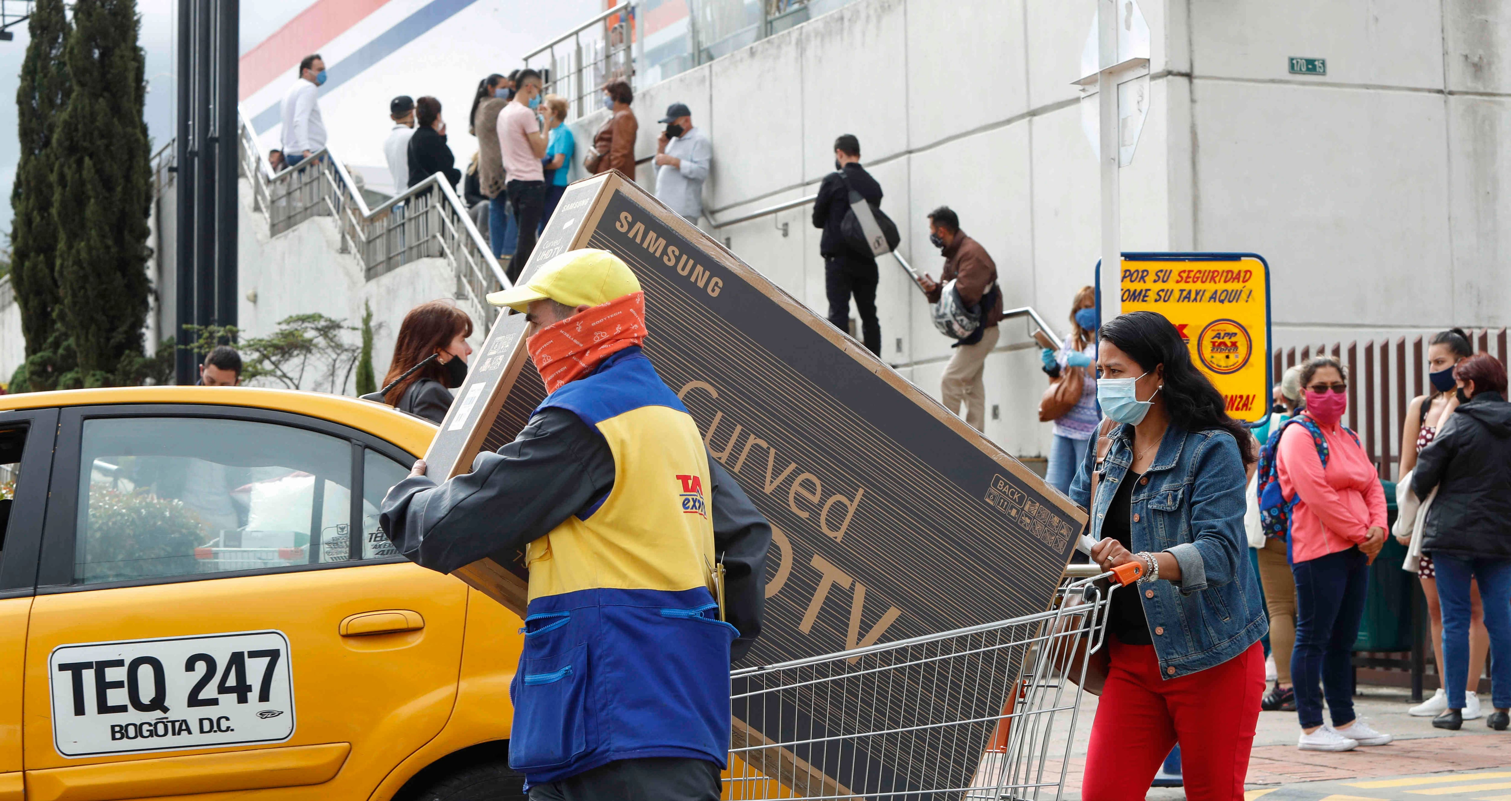 El adelanto de la prima en muchos casos coincidirá con el tercer día sin IVA y con jornadas de promociones como el Black Friday, por lo que Datacrédito tiene una serie de recomendaciones para no gastarse la prima en un solo día, teniendo en cuenta que las condiciones financieras del país aún son inciertas.