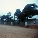 Debido a esa temporada invernal, el Ministerio de Ambiente alertó que se podrían presentar ciclones tropicales, tormentas, granizadas, aguaceros, nevadas y heladas, entre otros fenómenos, que pueden afectar a las comunidades y los ecosistemas en las diferentes regiones.