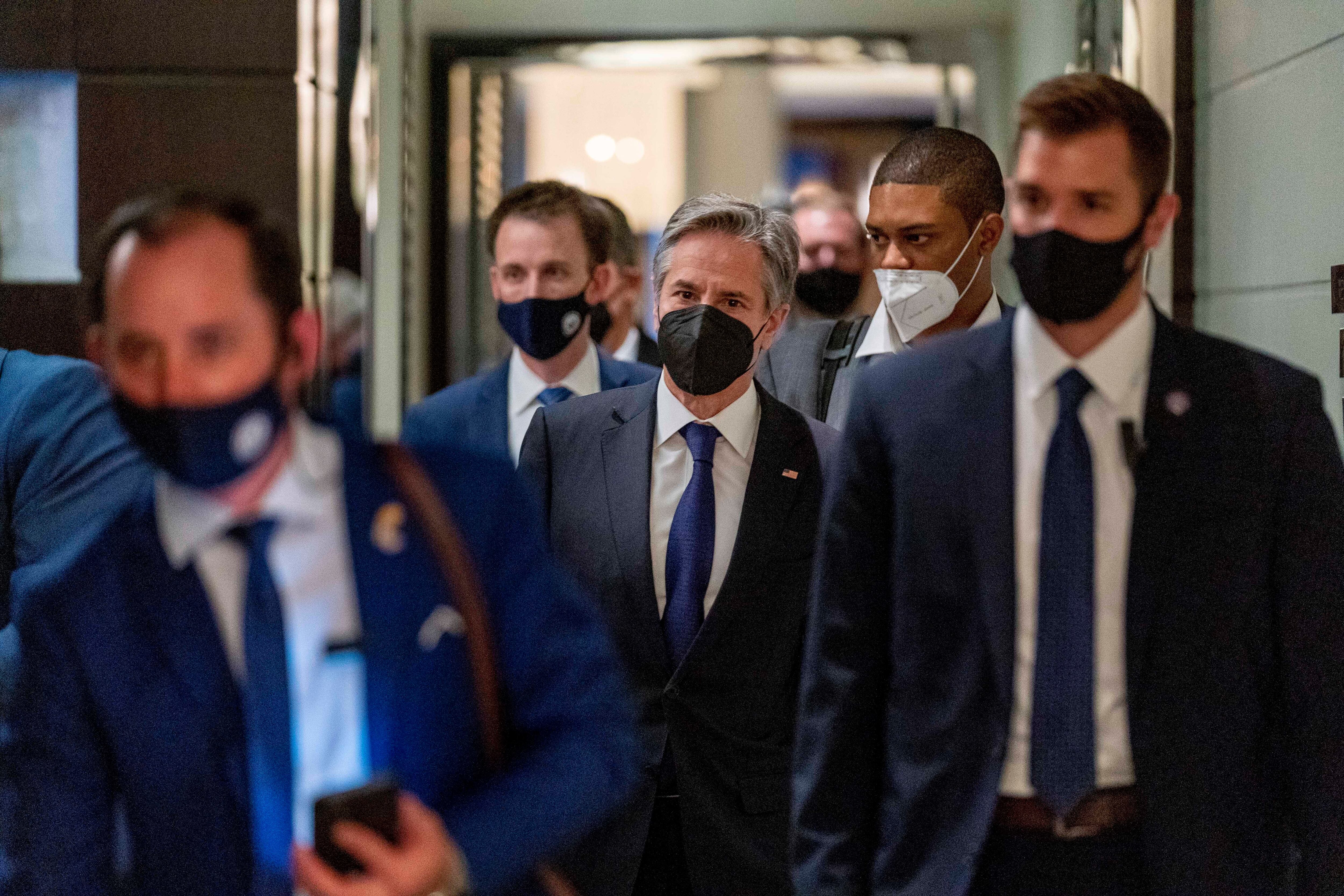 Blinken partió este martes rumbo a Kiev, donde realizará una visita el miércoles, en un contexto de alta tensión después de que Rusia desplegara decenas de miles de tropas en la frontera con Ucrania. (AP Photo/Andrew Harnik, Pool)