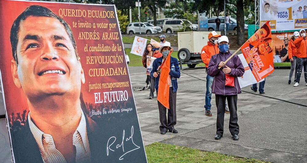  “Es evidente que es un trabajo de inteligencia ante la desesperación, porque el 7 de febrero serán derrotados”, dice Rafael Correa de los archivos de alias Uriel que hablan de su candidato, Andrés Arauz. 
