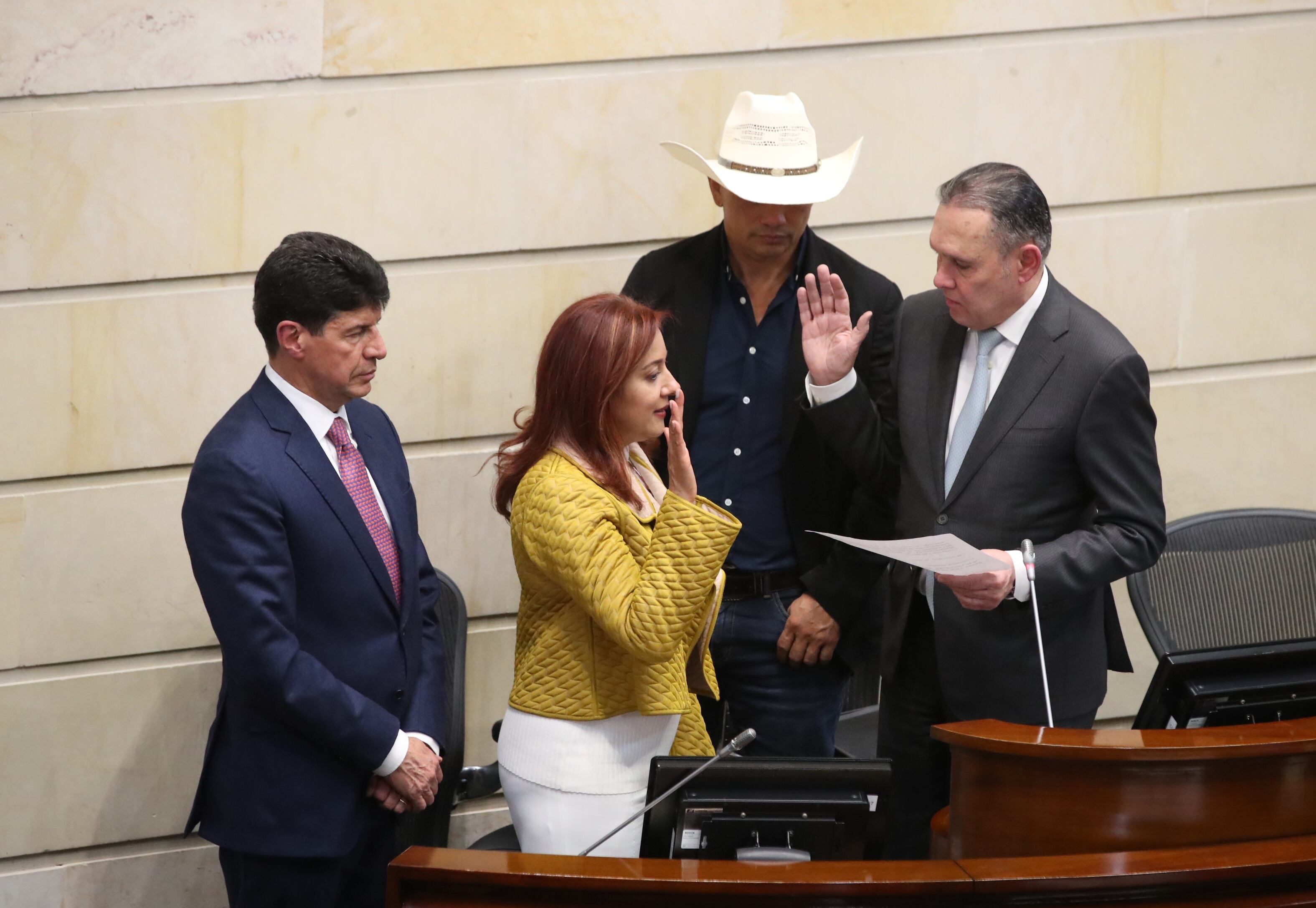 Senado de la República eligió el cargo de director general administrativo a Astrid Salamanca, reelegida por séptima vez.