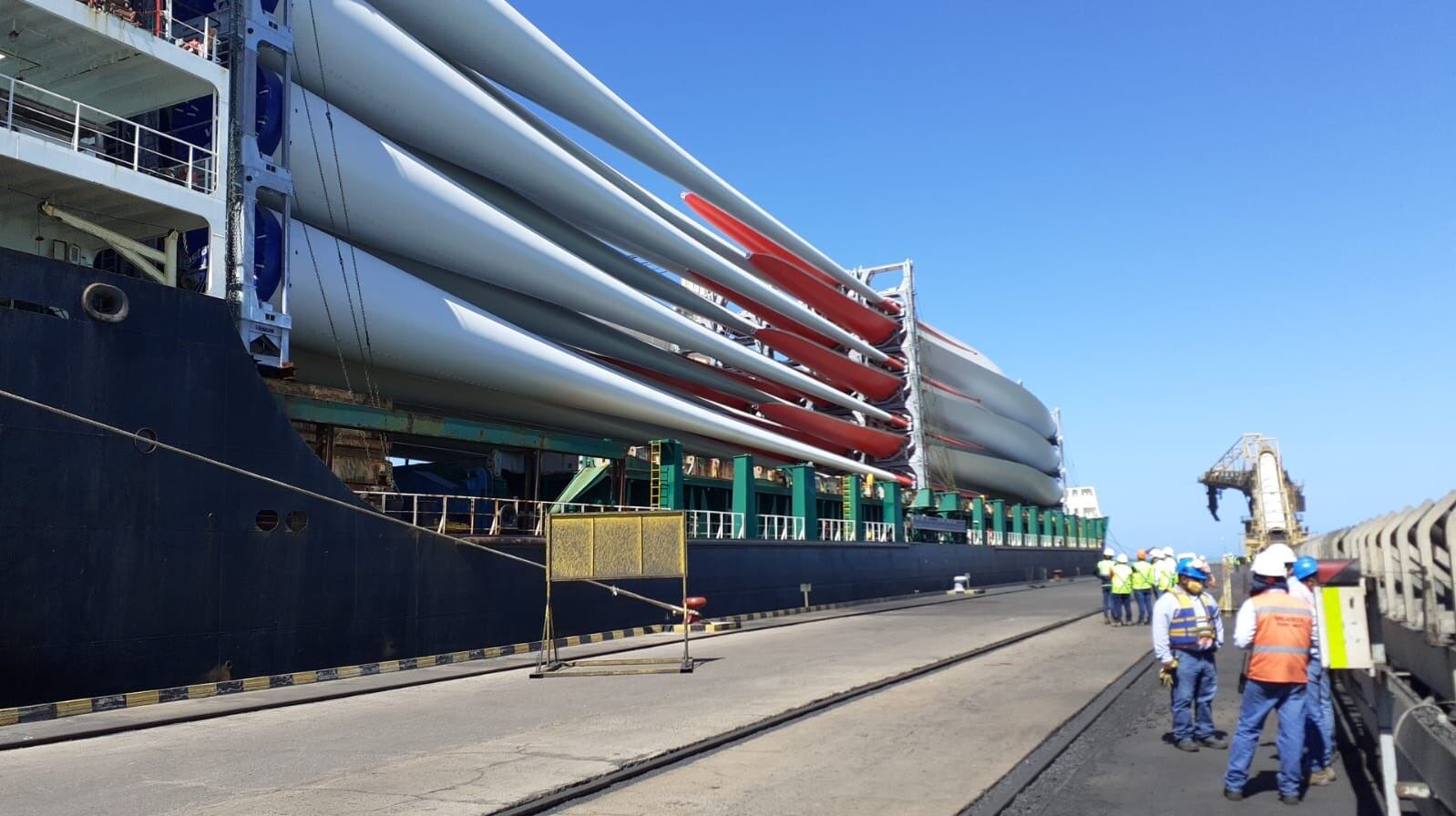 Aerogeneradores para Alpha y Beta. Foto: Twitter @DiegoMesaP