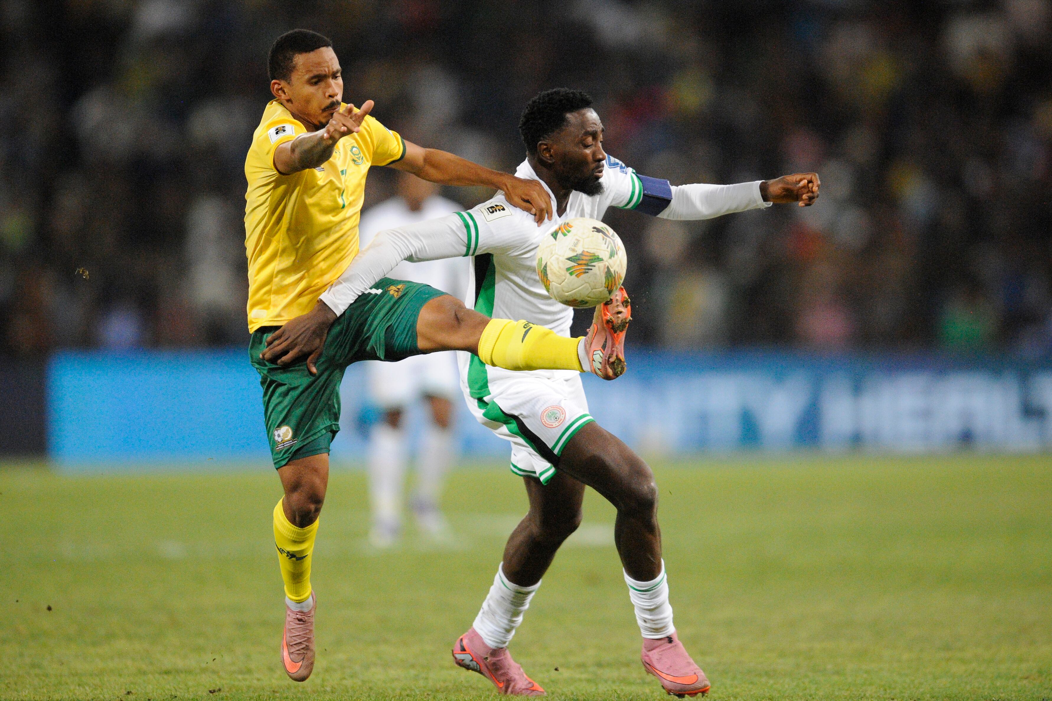 Oswin Appollis fue uno de los anotadores de los goles para la clasificación de Sudáfrica al Mundial 2026.