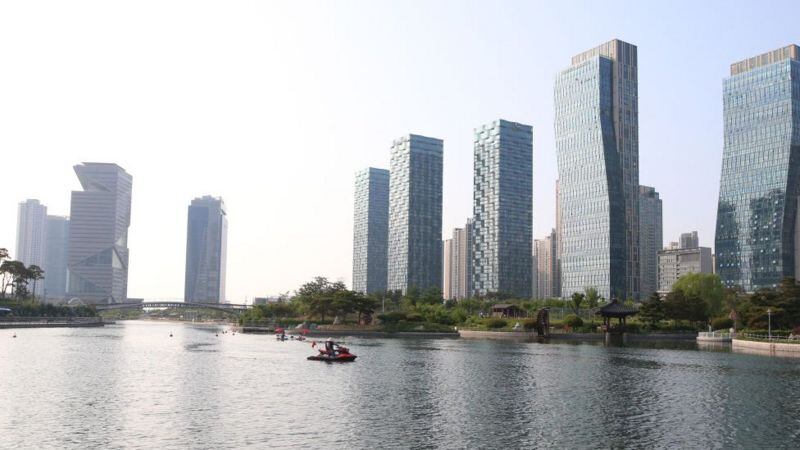 Fuera de la almendra central no se sigue con el ideal urbanístico con el que nació la ciudad.