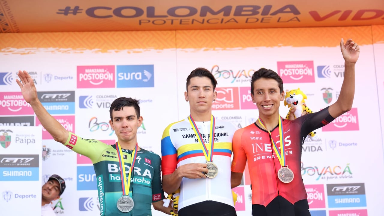 Sergio Higuita, Alejandro Osorio y Egan Bernal en el podio de los Nacionales de Ruta 2024