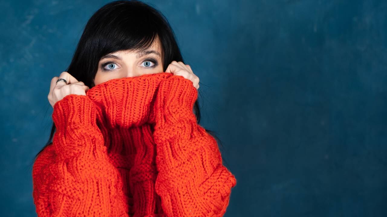 Con sencillos remedios caseros se puede evitar la picazón que produce algunas veces la ropa de lana. Foto: Getty images.