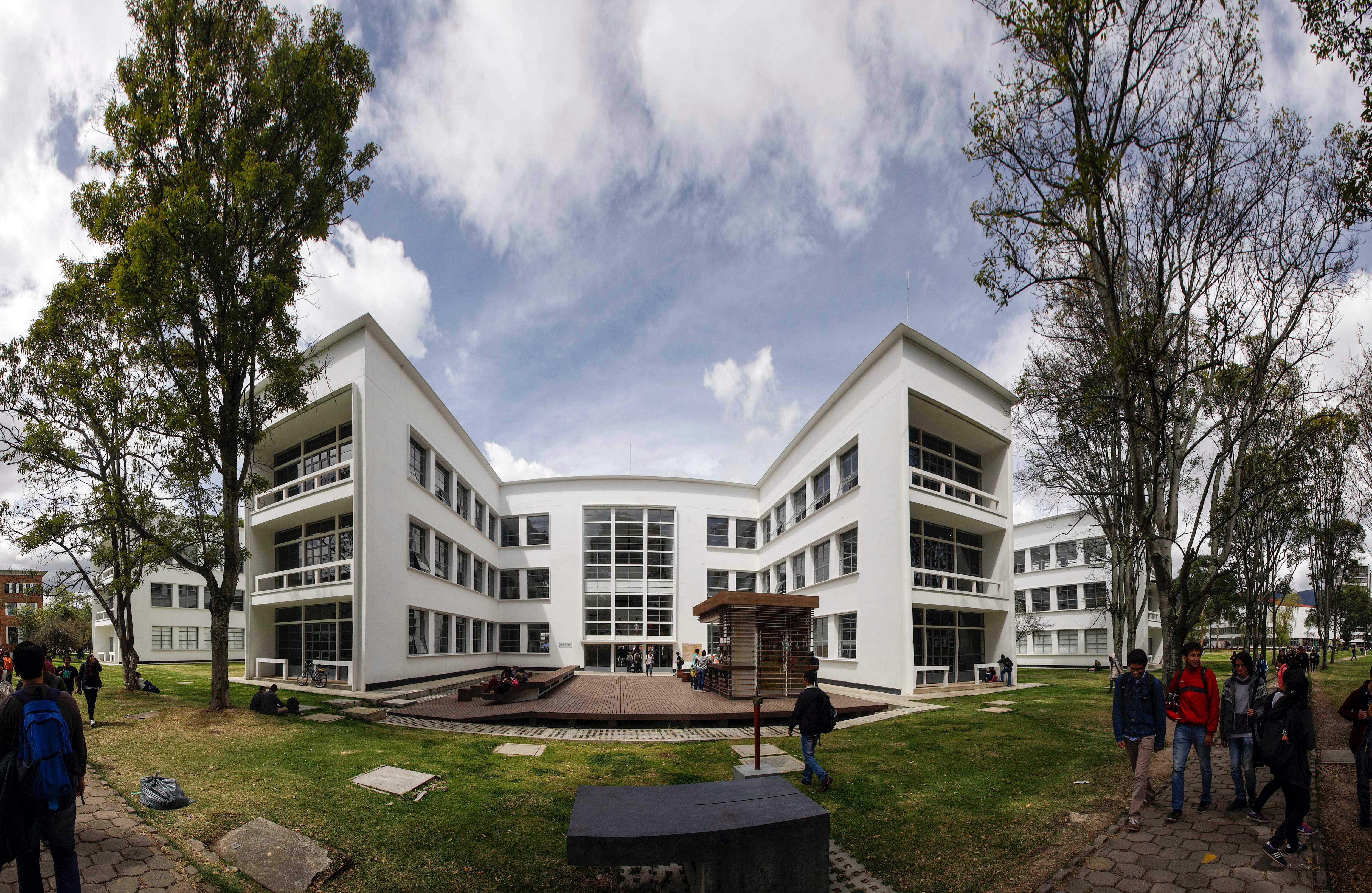 La restauración del edificio de Ingeniería Julio Garavito, que es patrimonio de la nación, se pagó con recursos propios de la universidad y donaciones de egresados. 
