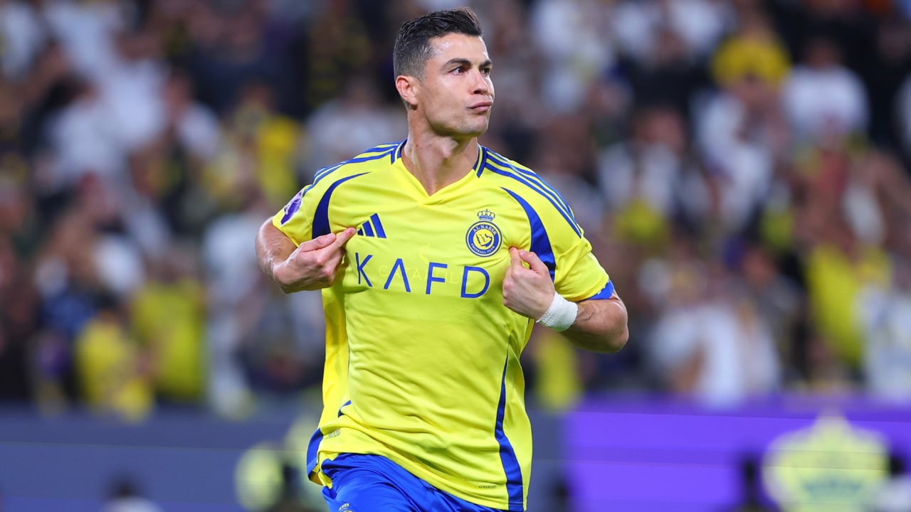 Cristiano Ronaldo con los colores de su actual equipo, Al-Nassr.