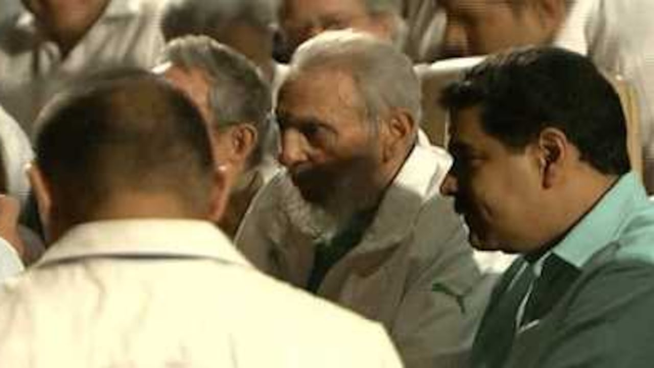 Fidel Castro durante la gala de su cumpleños número 90. Tomada de Telesur