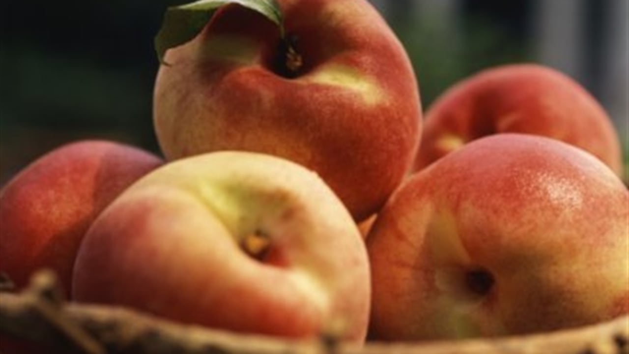 Las hojas de durazno tienen antioxidantes, flavonoides y carotenoides de beneficio para el organismo.