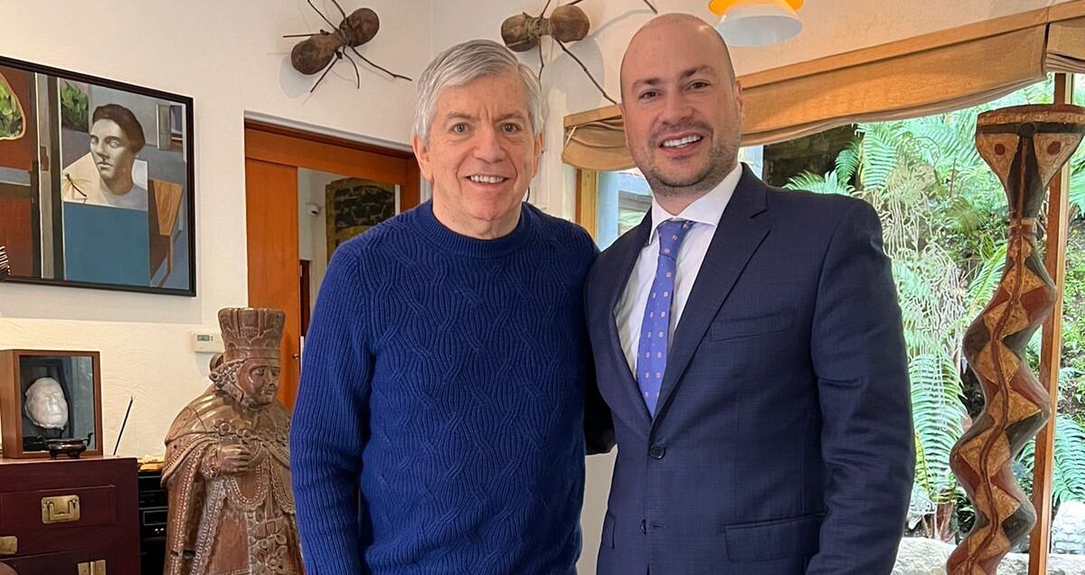 César Gaviria y el congresista Julián Peinado.
