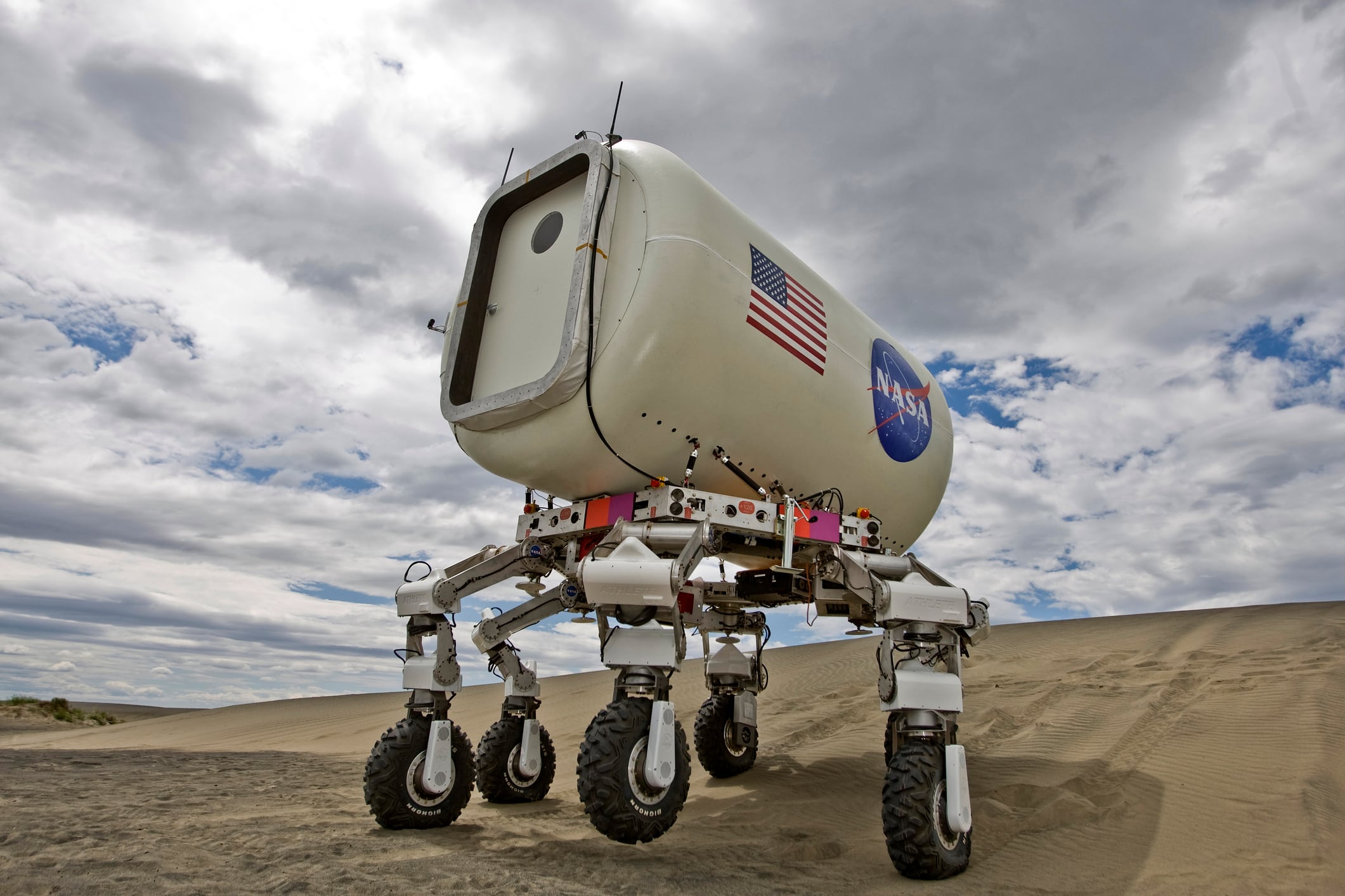 Foto de referencia de los drones usados por la NASA en la Luna.