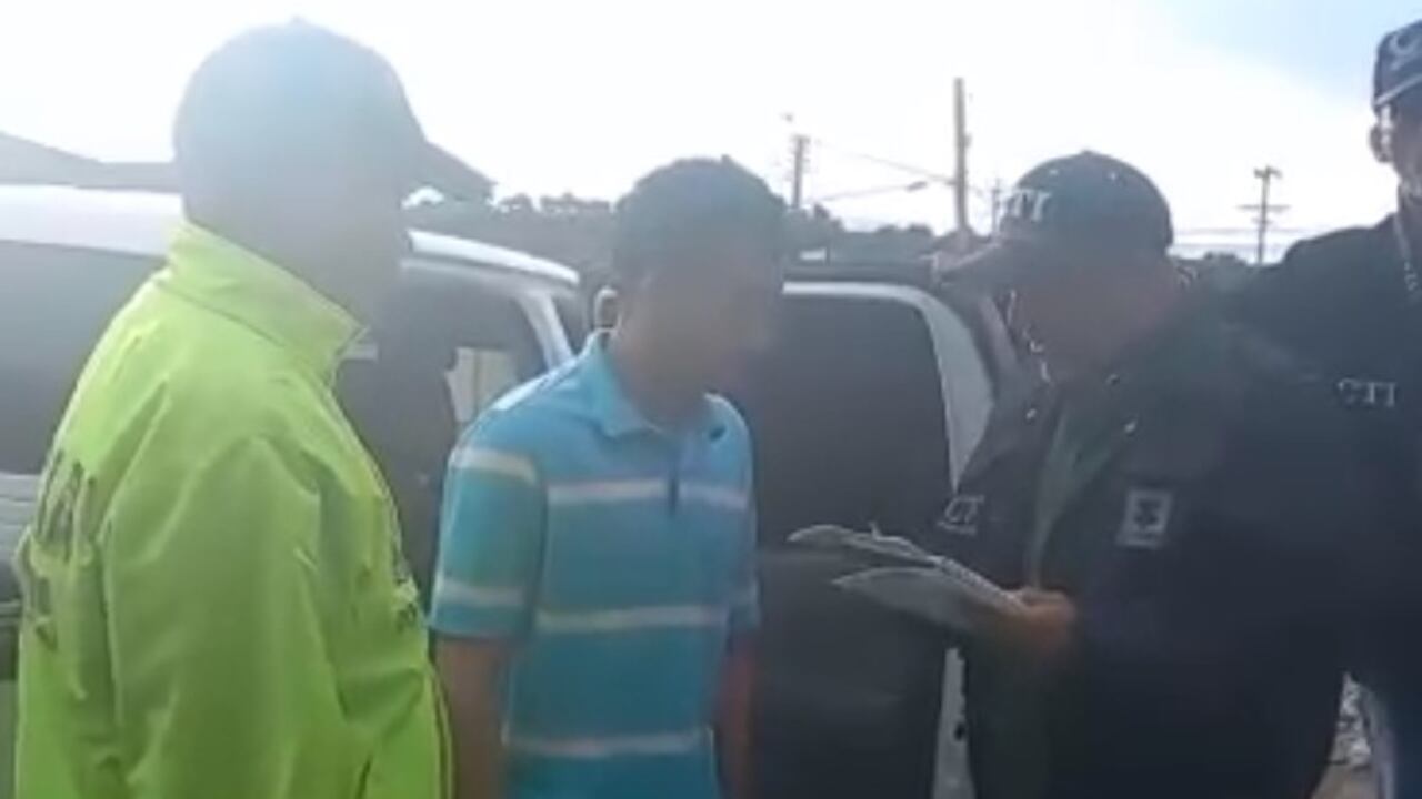 Gustavo Adolfo Agamez fue capturado en la ciudad de Montería, Córdoba, por un grupo especial del Cuerpo Técnico de Investigaciones de la Policía Nacional estaba huyendo de la justicia.