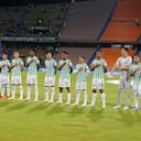 Jugadores de Atlético Nacional durante los actos protocolarios en el Estadio Atanasio Girardot de Medellín