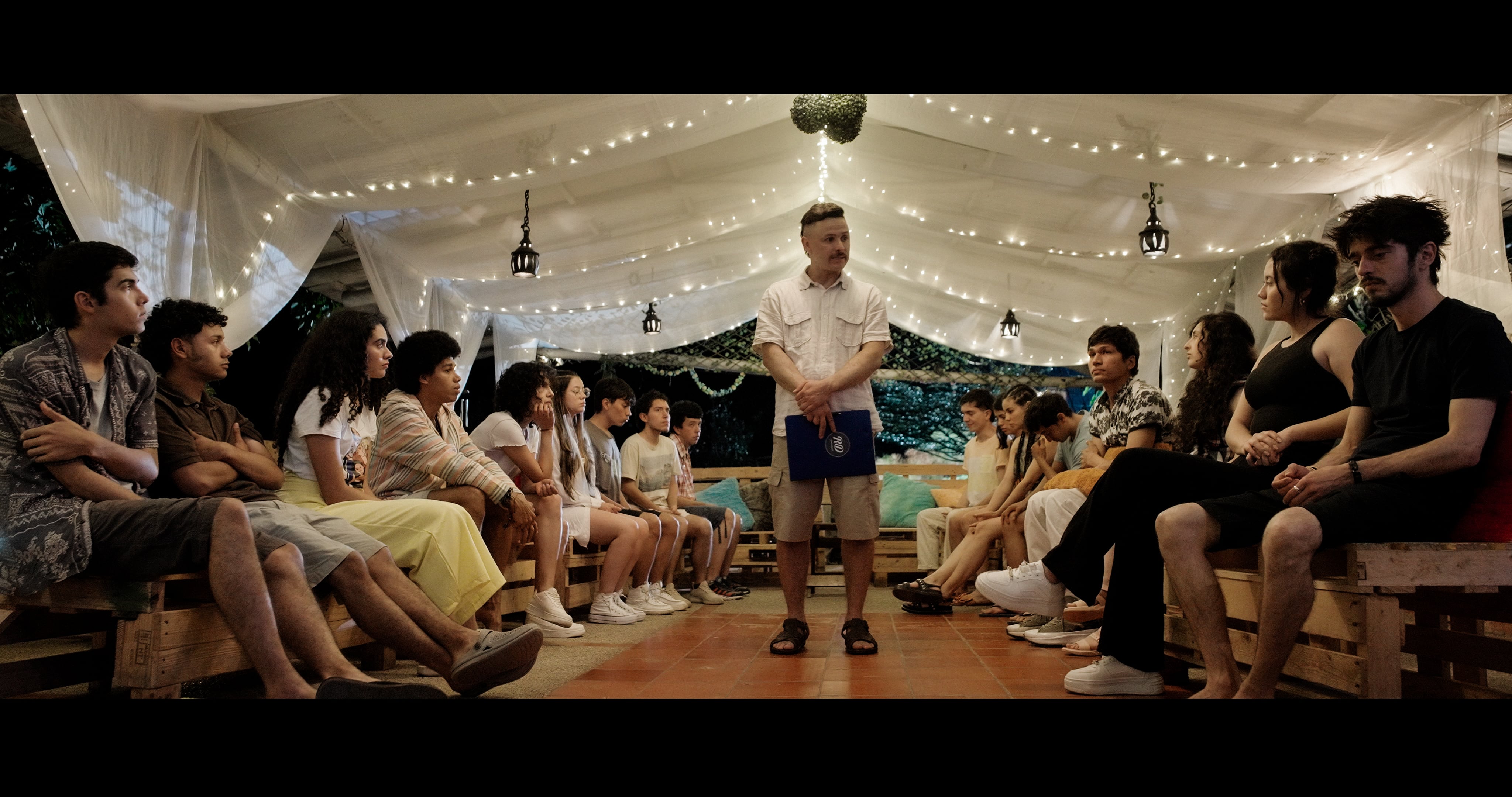 ENEMIGO EN EL ESPEJO