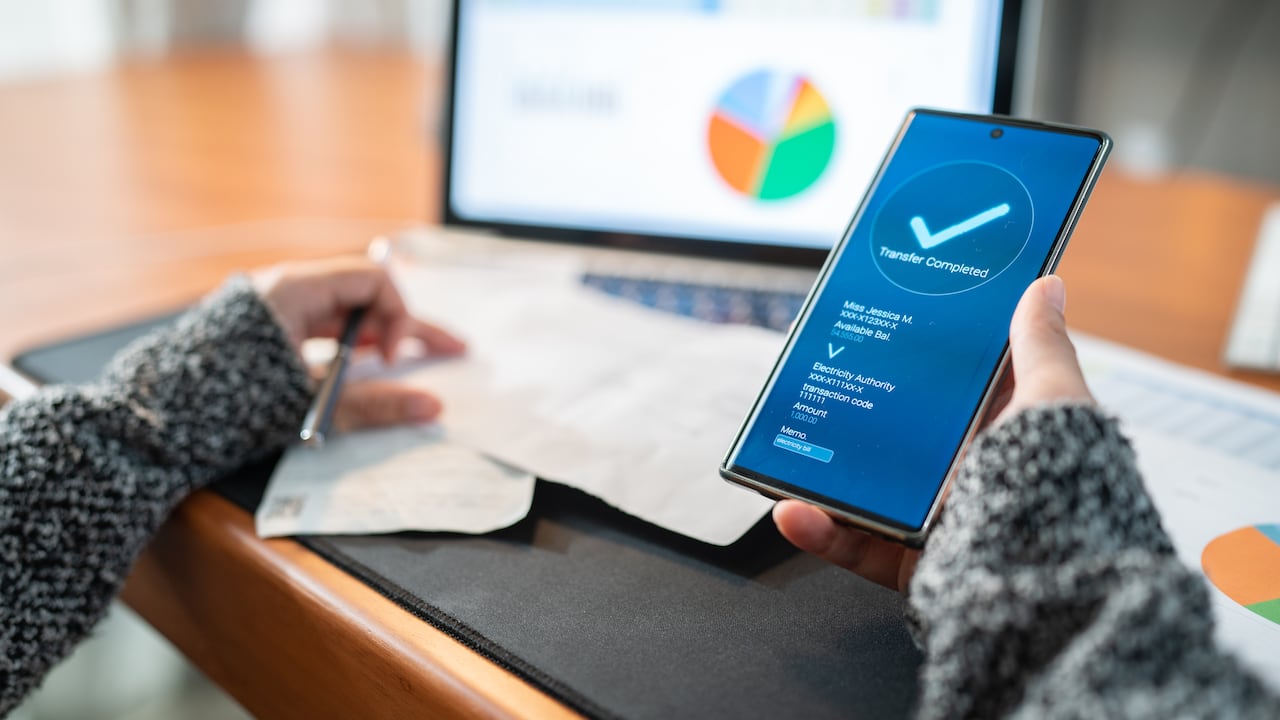 Los smartphones y computadores pueden perder potencia con el paso del tiempo.