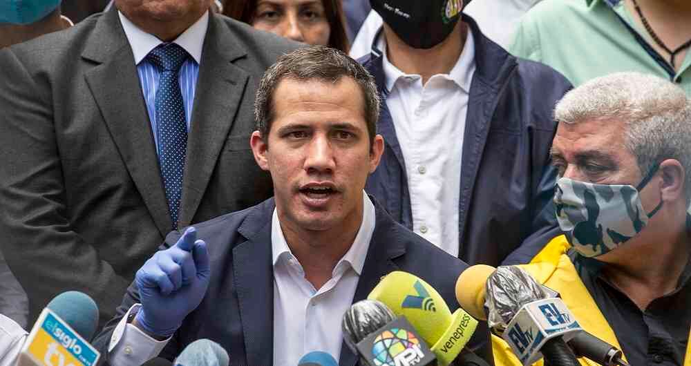 A Juan Guiadó desde su férrea oposición a Nicolás Maduro, ha provocado que sea perseguido al igual que el resto de la oposición. Foto: Getty Images