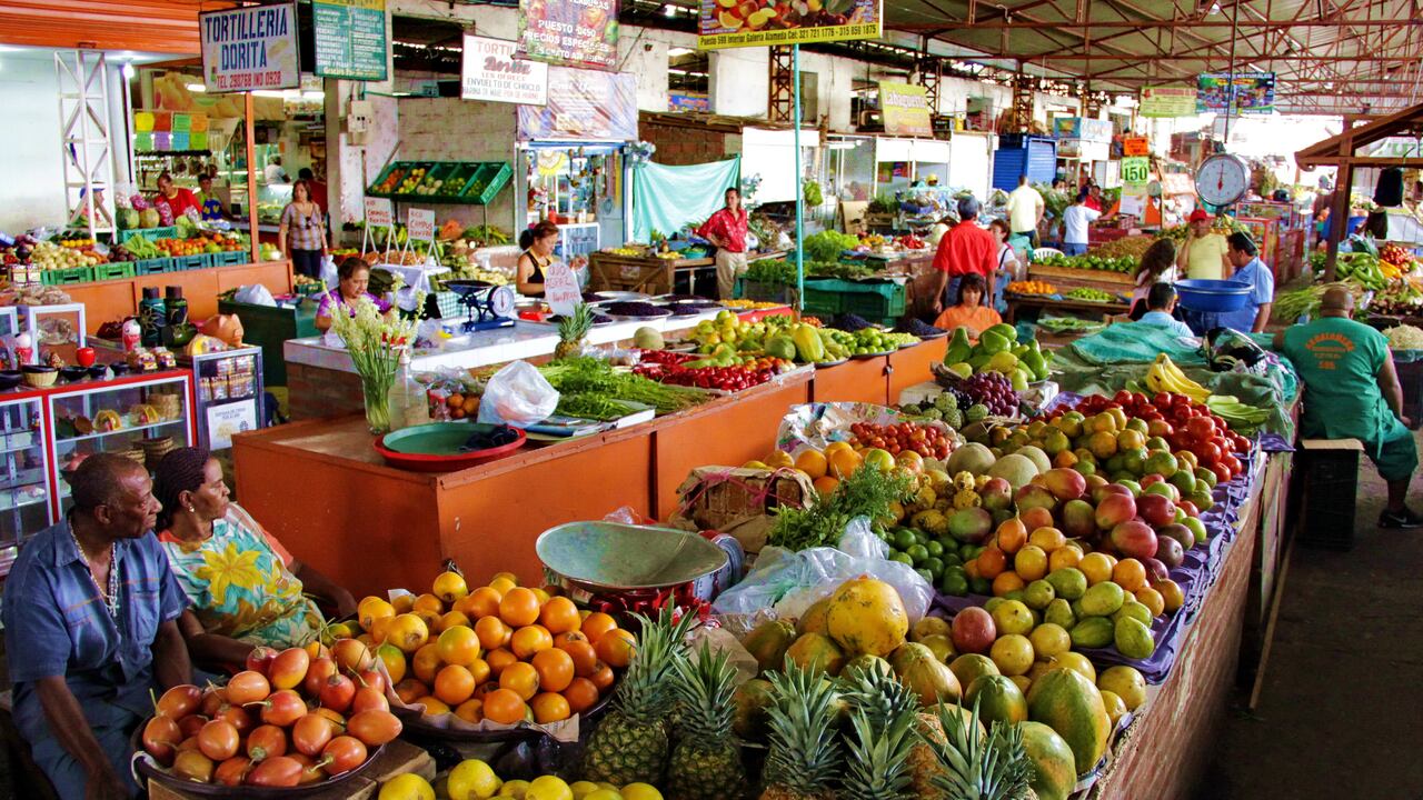 El consumo de alimentos por parte de los hogares están retomando las cifras prepandemia.