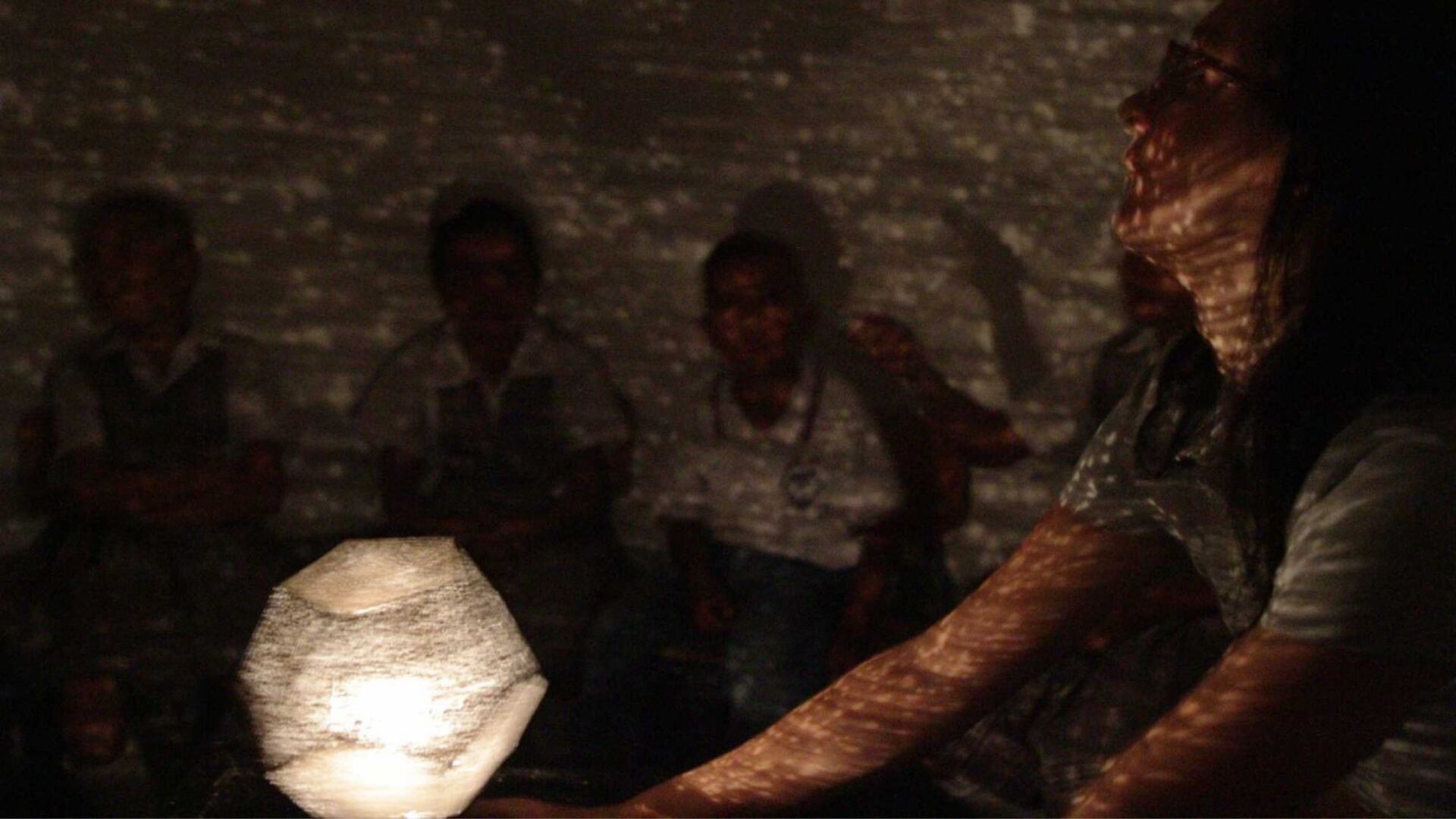 Encontrar el proyector ideal para el domo también fue un reto. Al final, Toro terminó eligiendo un proyector de estrellas de fácil acceso.