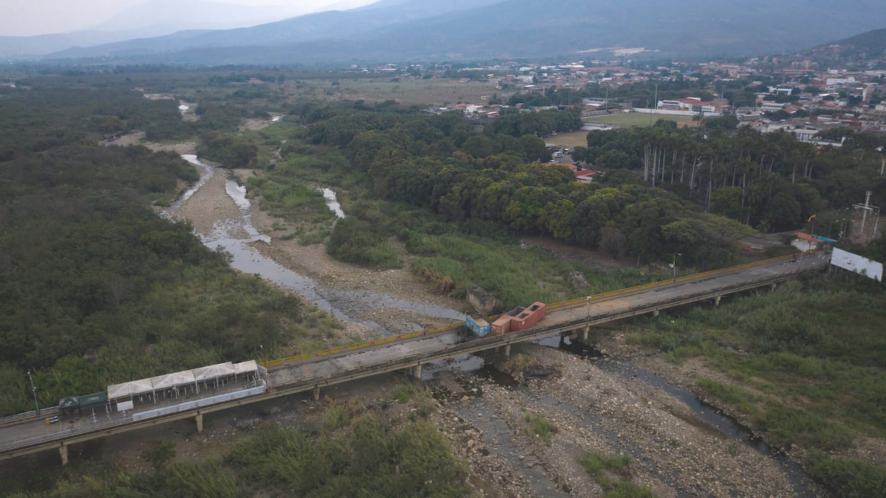 El alcalde Jairo Yáñez hizo la petición formal de abrir esta frontera para reactivar la economía de la región, reducir el desempleo y tener un mejor control de la migración.