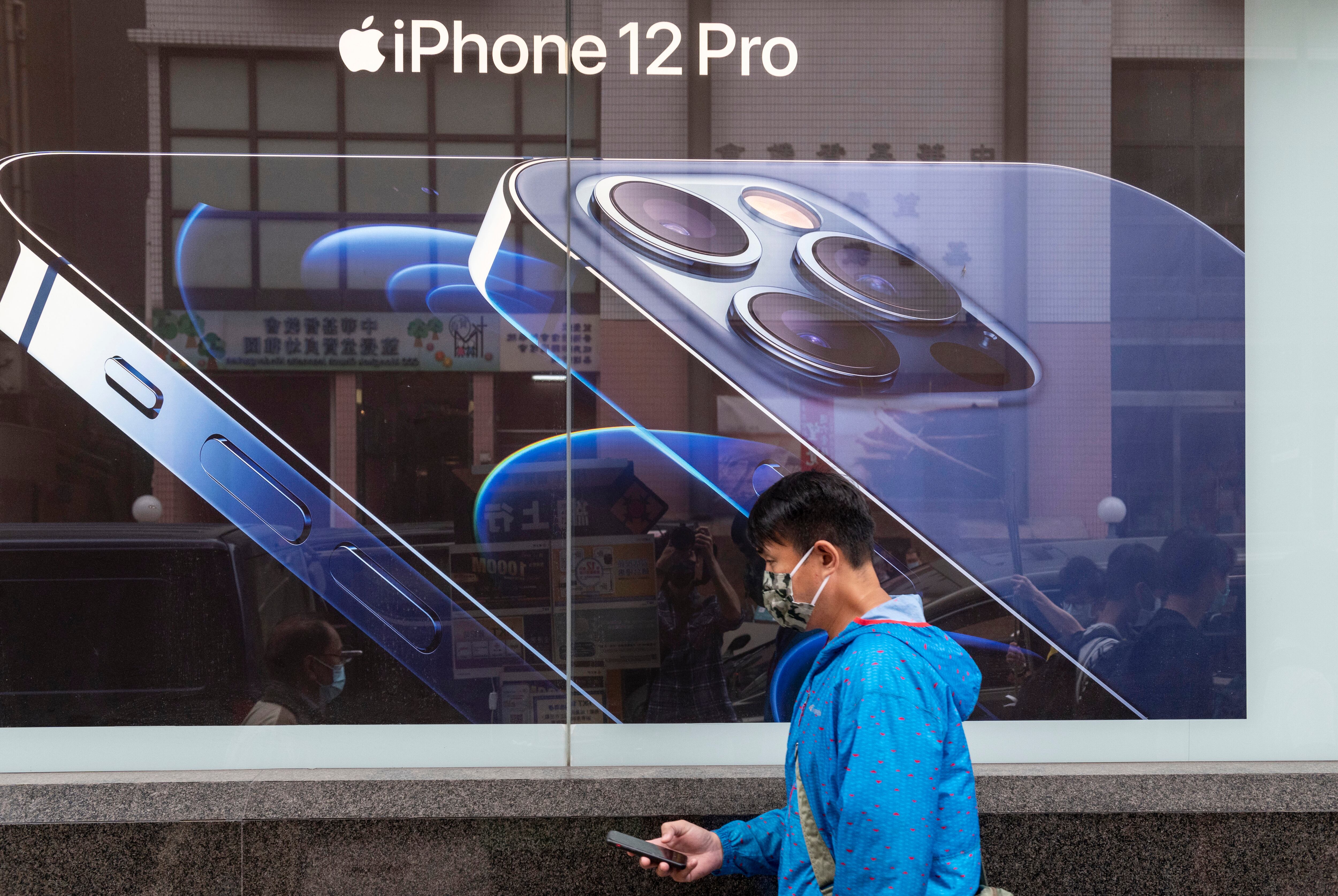 iPhone 12 (Foto: Budrul Chukrut/SOPA Images/LightRocket via Getty Images)