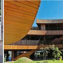 Las directivas del reconocido colegio Marymount están colaborando con las autoridades, mientras que la Fiscalía recoge pruebas para establecer si se cometieron actos de abuso sexual por parte de un profesor de la institución.