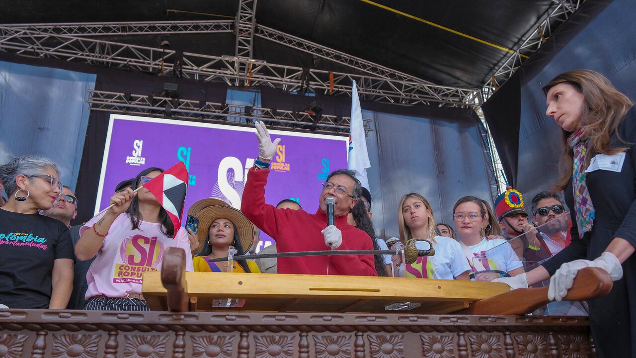 El presidente Gustavo Petro durante su discurso en la Plaza de Bolívar el 1 de mayo.