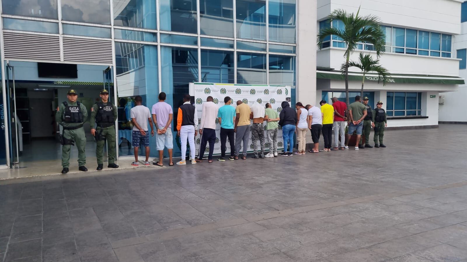 Cayeron Los Vigilantes del Planchón, banda dedicada a extorsionar a comerciantes en reconocida galería de Cali.