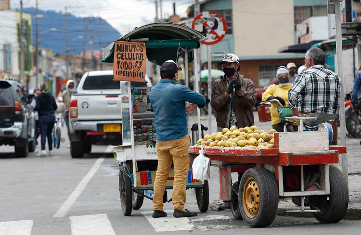 Vendedores ambulantes ubicados en el barrio Tibabuyes en cuarentena.