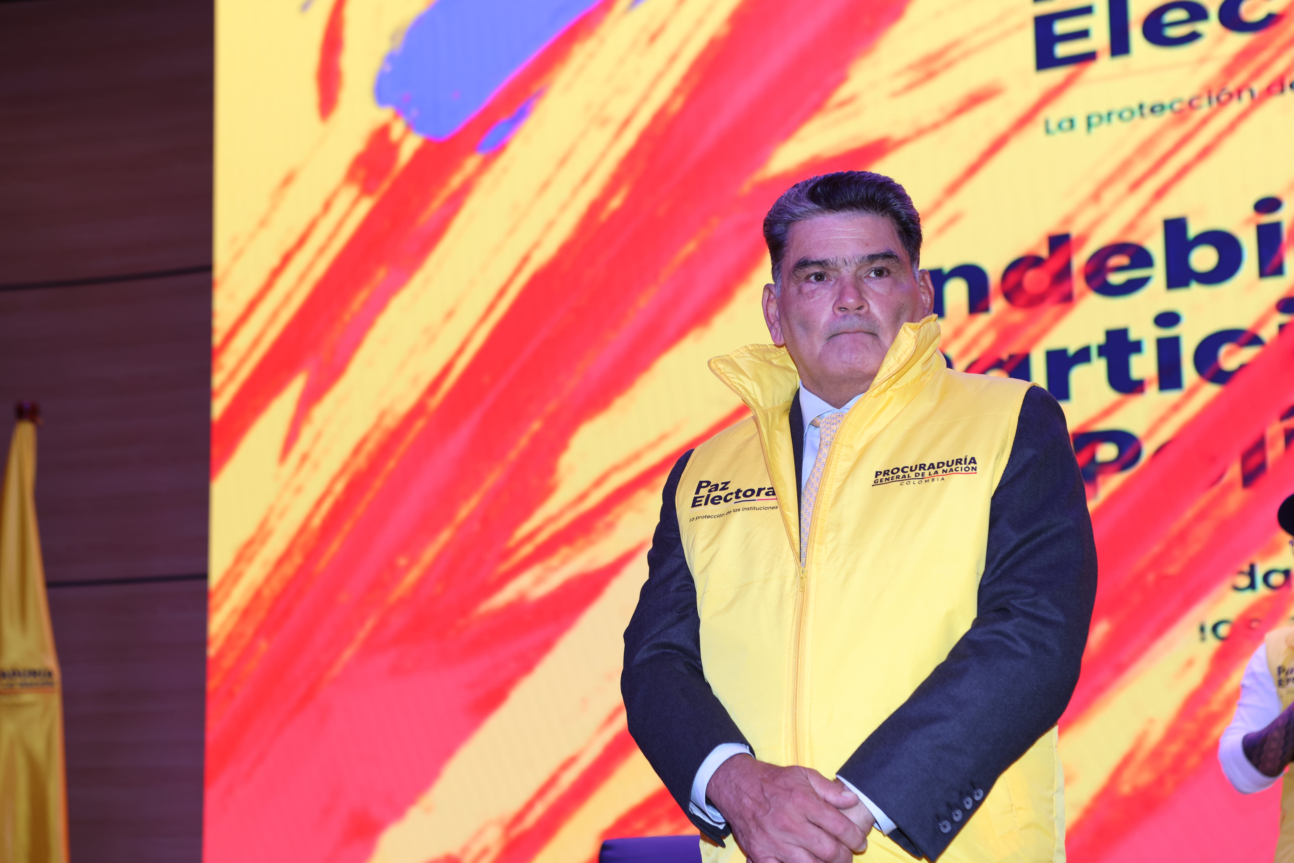 "La invitación es a que los colombianos voten libremente, por quien quieran, incluso en blanco si así lo desean, pero que no se dejen presionar ni intimidar", declaró Eljach.
