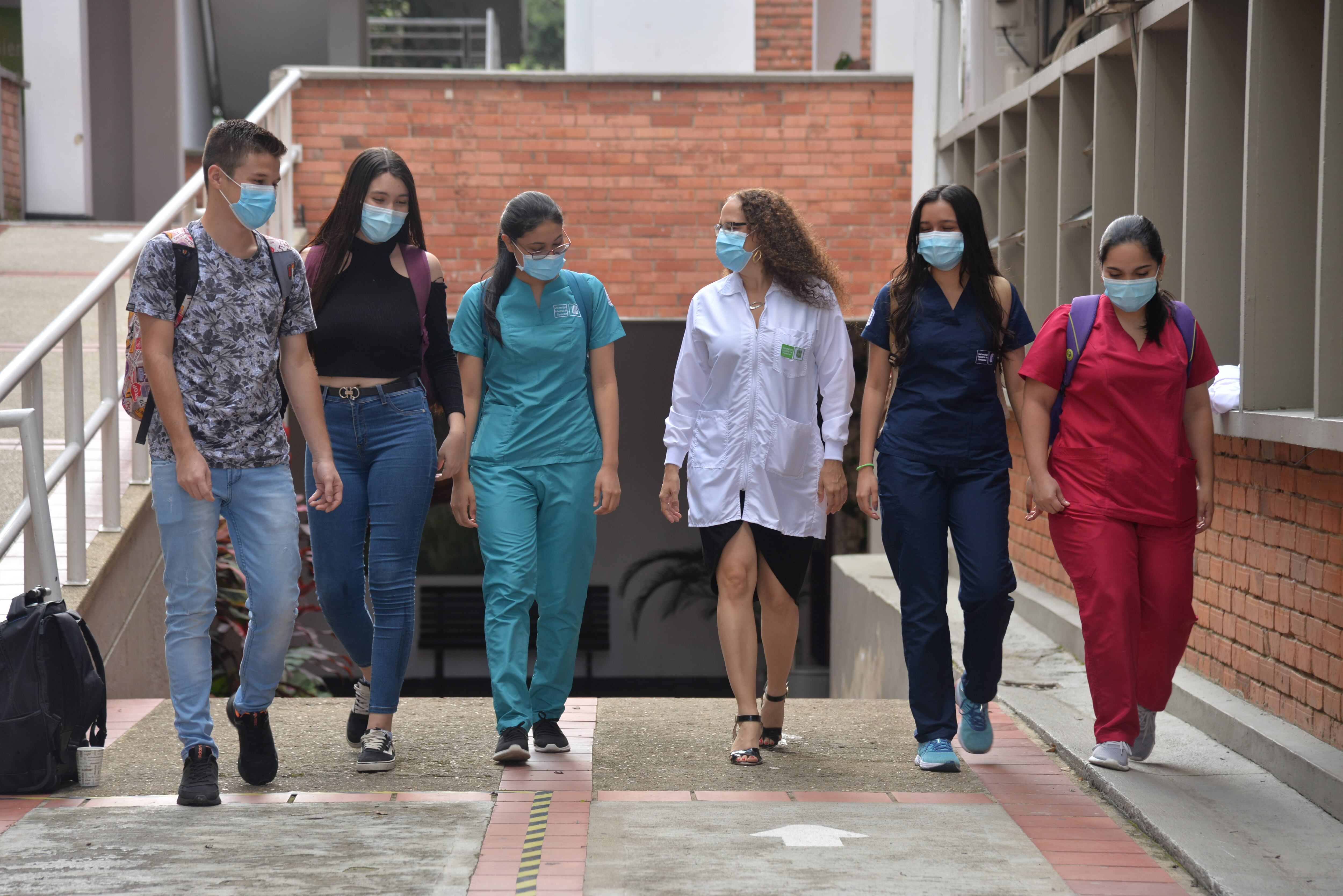 Estudiantes de la Facultad de Medicina de la UIS
