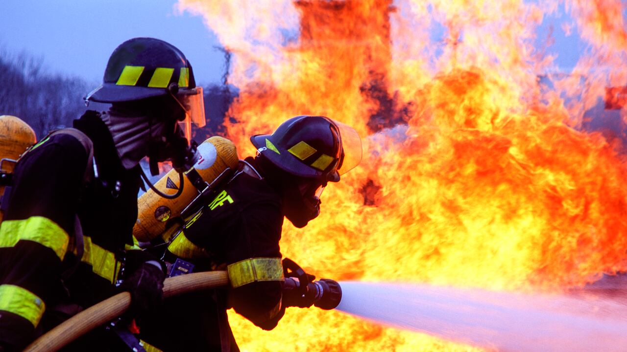 Una mujer colombiana murió y otros seis extranjeros, resultaron heridos en medio de un incendio en un hotel de Bulgaria.