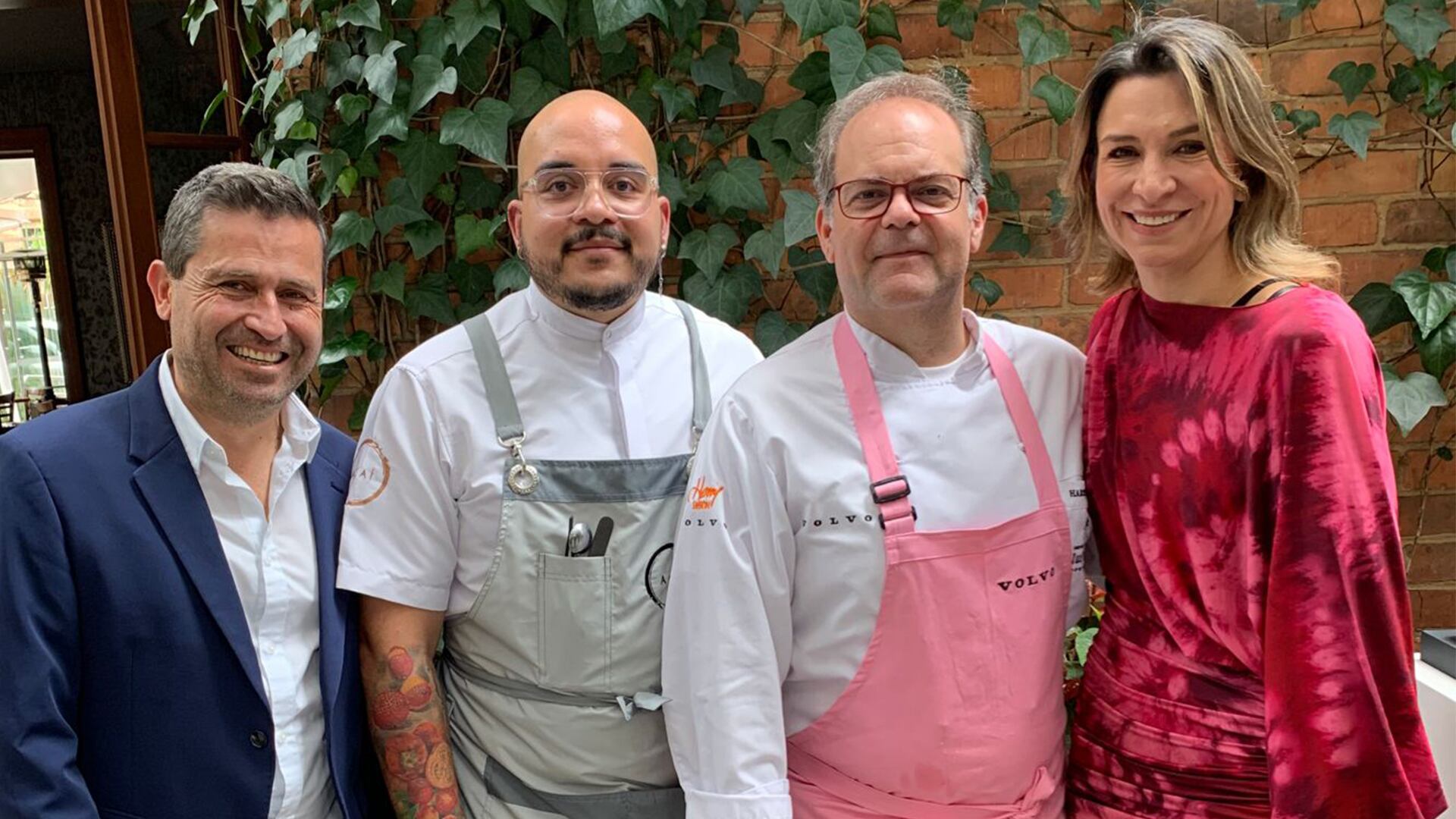 Carlos Torres, director de Mercadeo y Publicidad de Banco Davivienda, los chefs Andrews Arrieta y Harry Sasson, y la directora ejecutiva de la Fundación Corazón Verde, Cristina Botero.