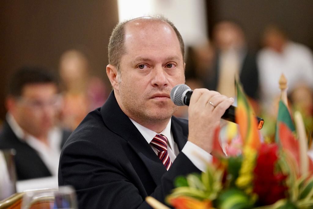 El gobernador de Sucre cuestionó la construcción de la primera línea del metro de Bogotá.