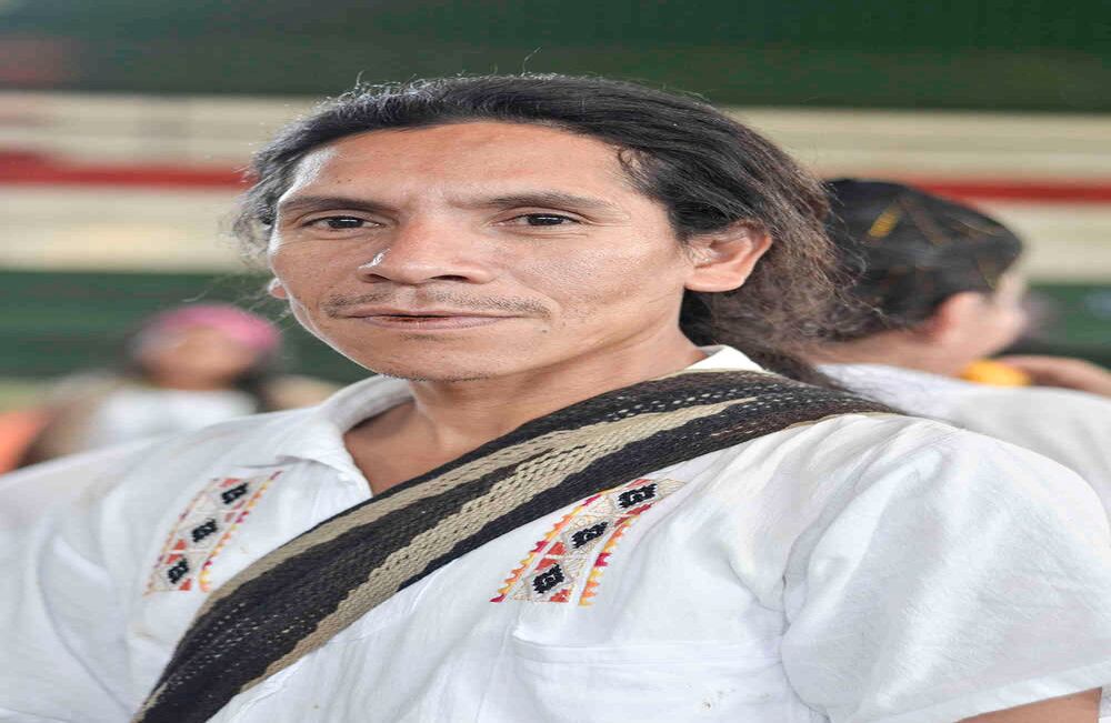 Los 2.000 indígenas que acamparon en el Coliseo Álvaro Mesa Amaya se acomodaron en carpas, colchones inflables y chinchorros. Casi todos viajaron entre 10 y 15 horas en chiva para llegar a la capital del llano.