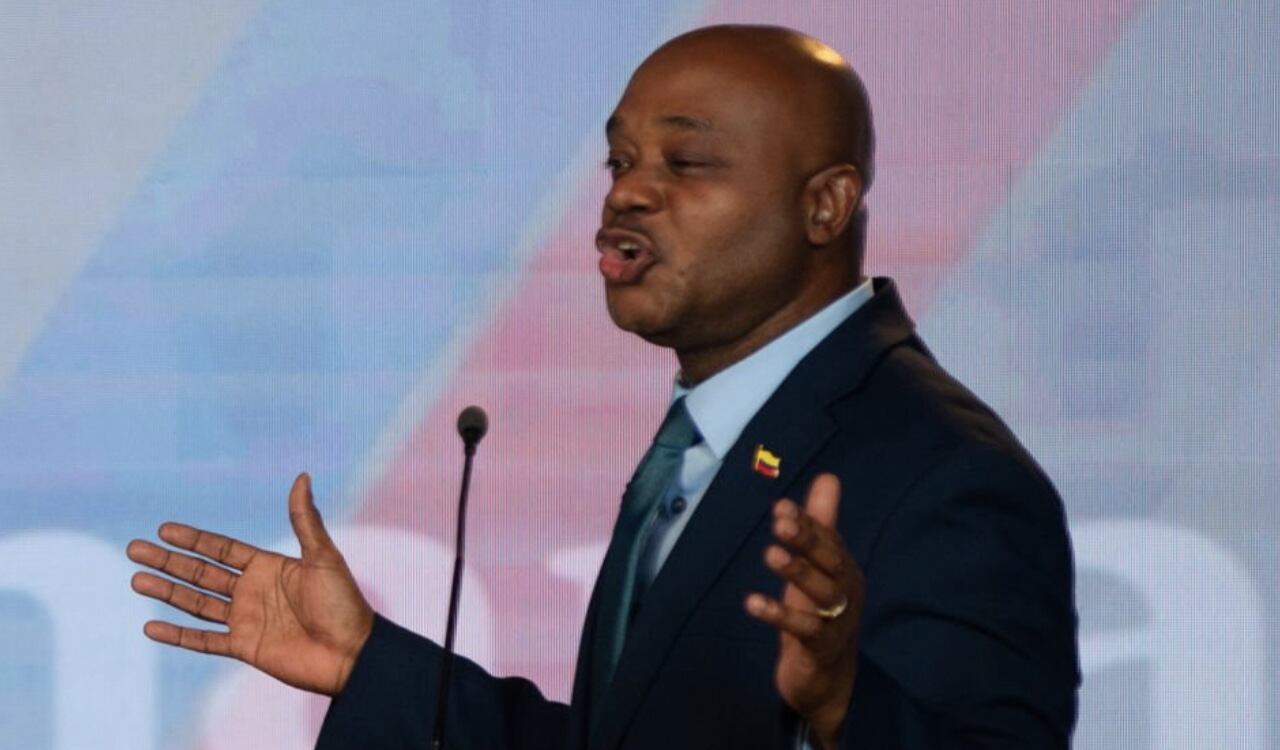 Luis Gilberto Murillo volvió a enviar un mensaje de esperanza a los colombianos que buscan viajar a Estados Unidos