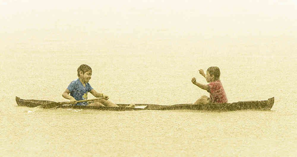 Niños tikunas, en el río Amazonas, en la comunidad de Macedonia, que está a hora y media de Leticia.