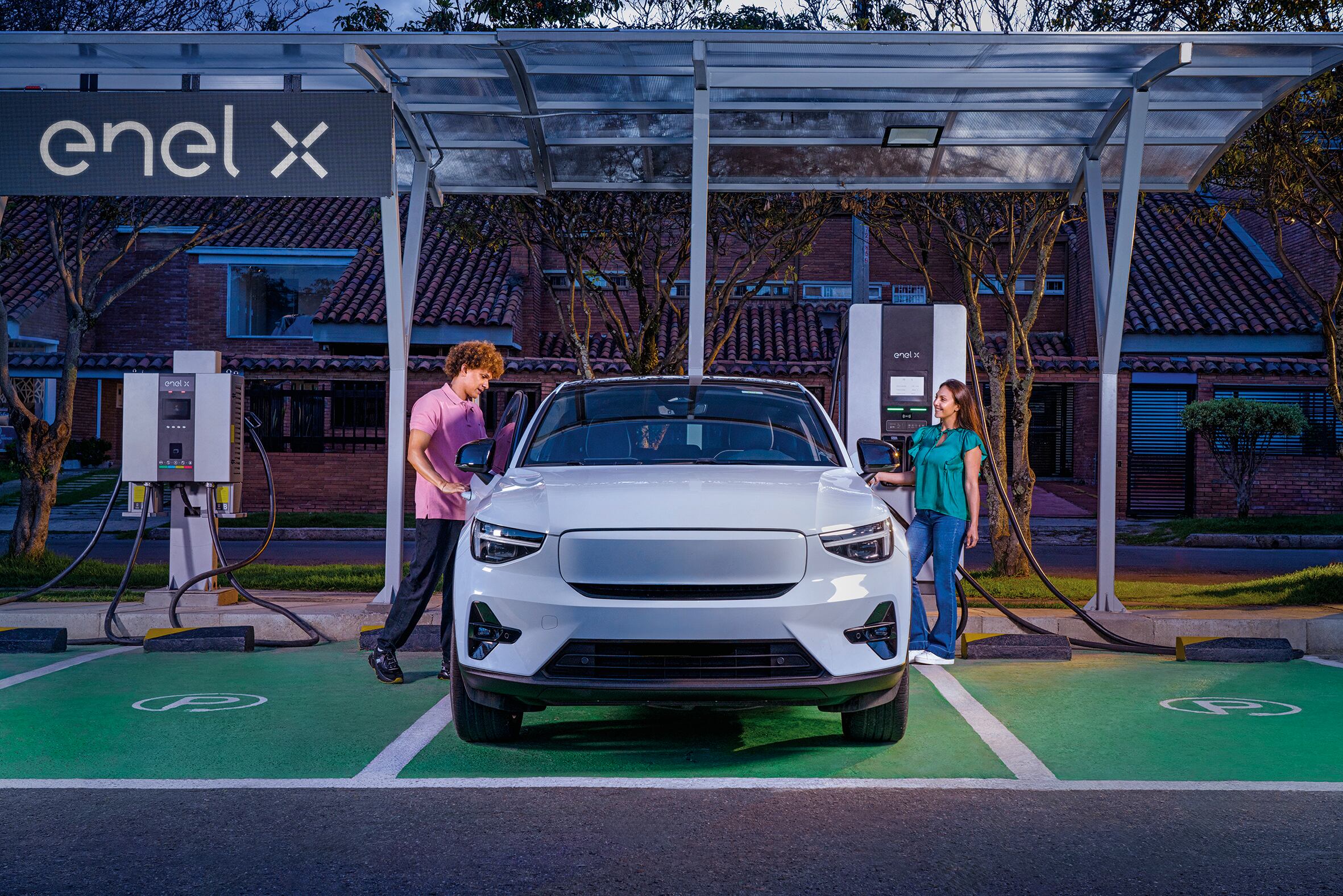 Enel X ha realizado más de 4.000 instalaciones de cargadores de marca propia y otros fabricantes.