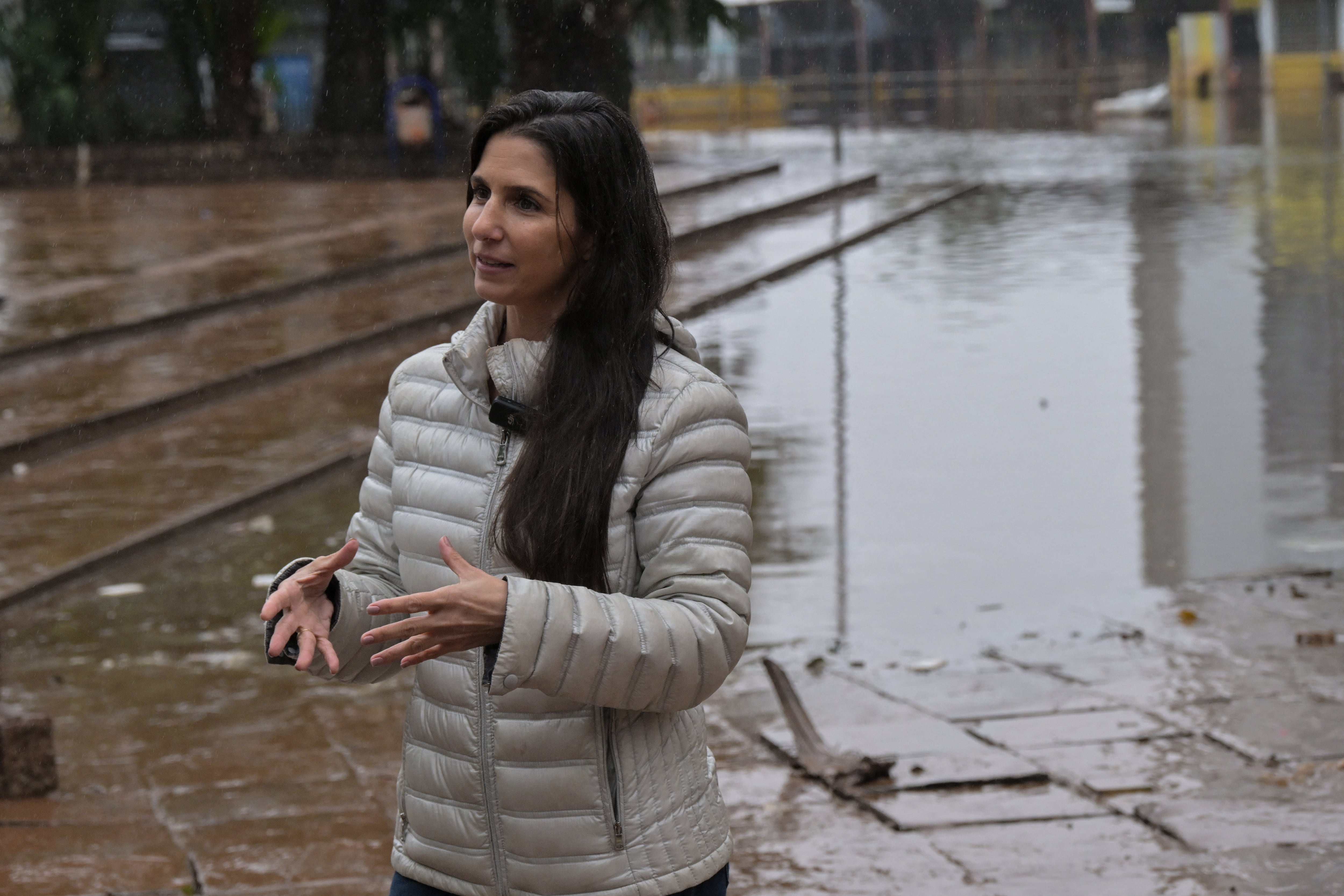 Las inundaciones que devastaron el sur de Brasil se han visto exacerbadas por la deforestación, en gran parte provocada por el cultivo de soja, según los expertos.