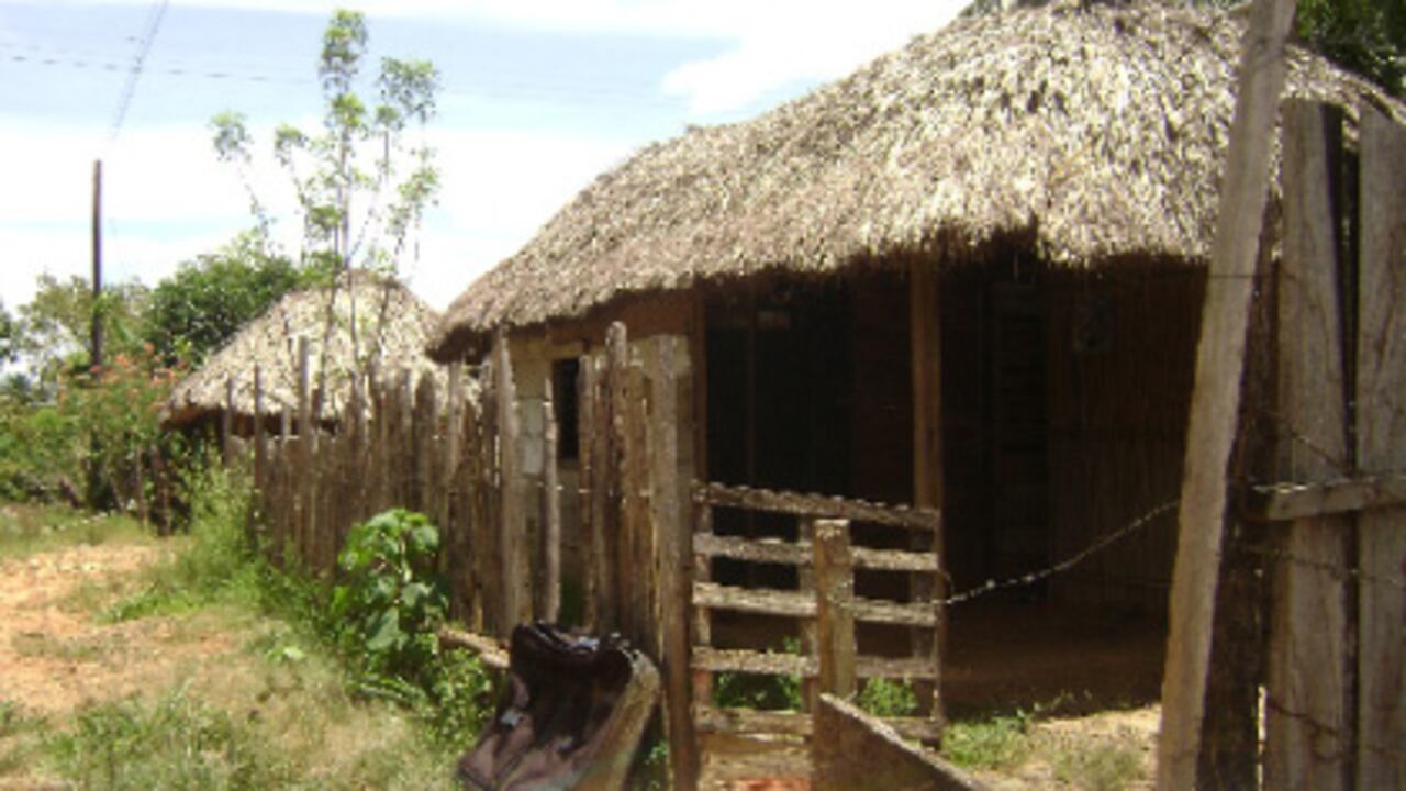 Según ‘El Meridiano’, de Córdoba, Villa Carminia, en Montelíbano, quedó convertido en un pueblo fantasma el pasado 5 de julio, cuando todos sus 350 habitantes salieron huyendo de las bandas criminales.