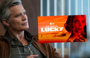 Los proyectos que Tim Olyphant escoge cargan filo, ingenio, inteligencia, intriga. Esta serie de siete capítulos confirma la tendencia.