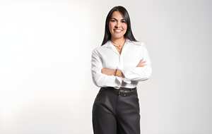 La tecnología, por sí sola, no es suficiente. Necesitamos recordar que detrás de cada pantalla, de cada consulta, hay una persona. Por eso, las organizaciones deben enfocarse nuevamente en la experiencia del cliente.