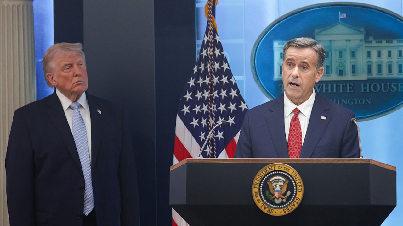 El presidente de EE. UU., Donald Trump, y John Ratcliffe, director de la CIA.