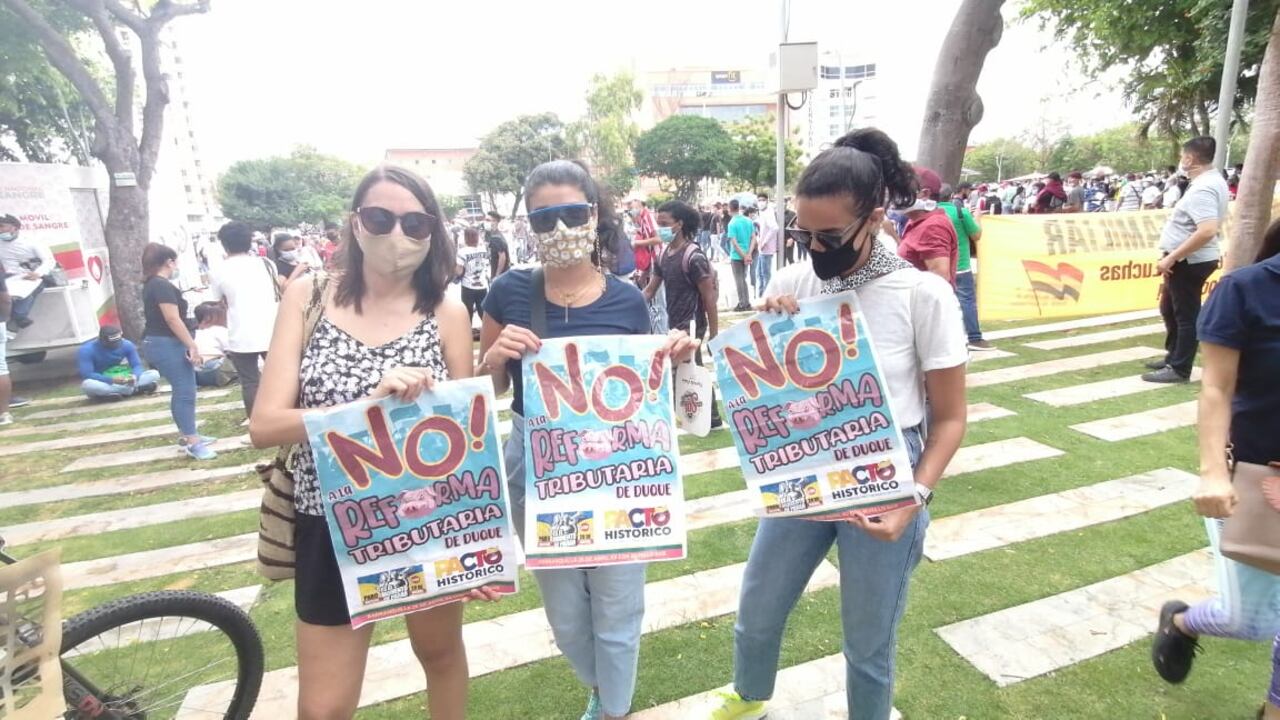 Un buen número de jóvenes participó de la jornada de protestas en Barranquilla.