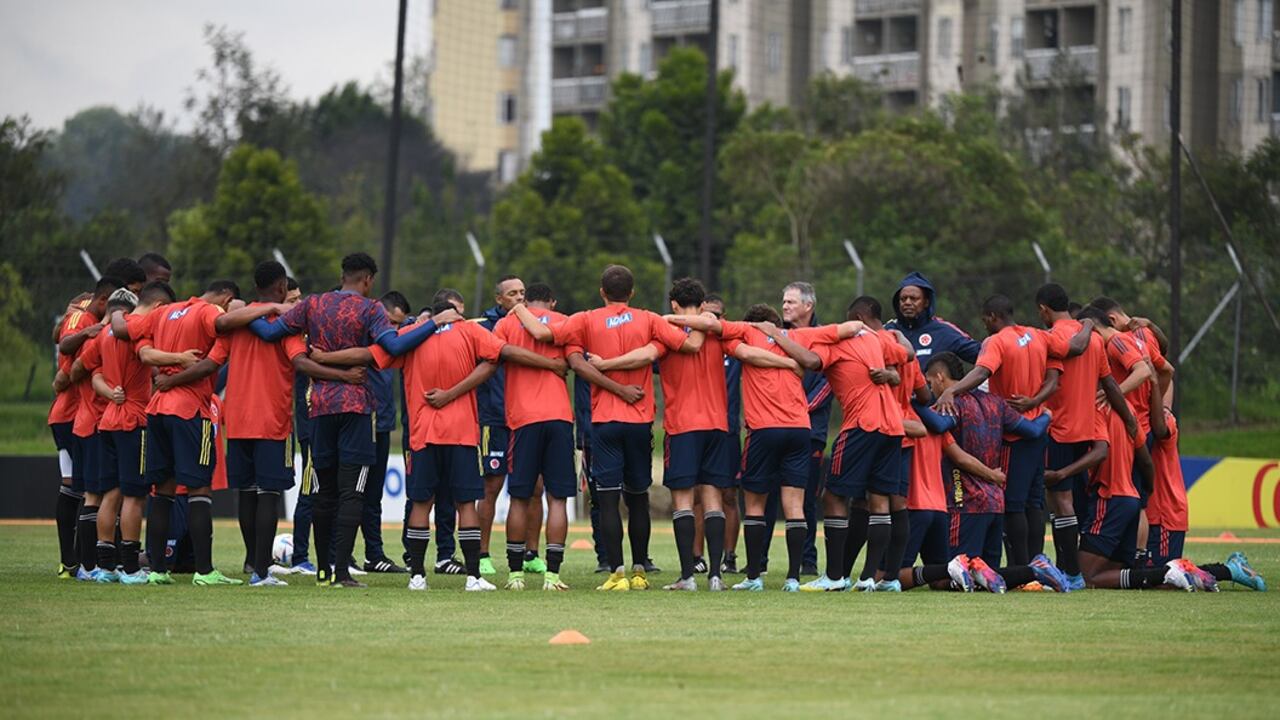Selección sub-20 de fútbol de Colombia. El equipo dirigido por Héctor Cárdenas se encuentra concentrado en Cali, ciudad que recibirá la primera fase del torneo masculino Sub-20. El seleccionado nacional estará entrenando hasta el próximo viernes 23 de diciembre.