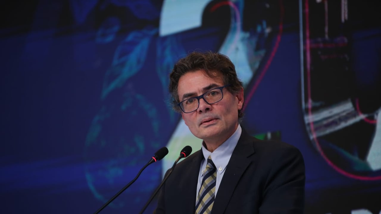 Alejandro Gaviria, exministro de Educación, señaló que le propusieron ser embajador, pero prefirió no hacerlo.